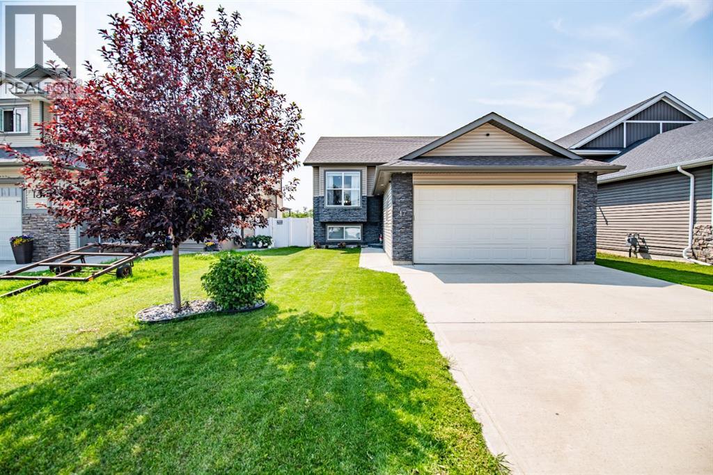 Listing photo – 17 Alderwood Close, Blackfalds