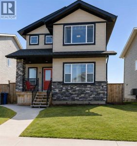 Listing photo – 18 Hanson Green, Penhold