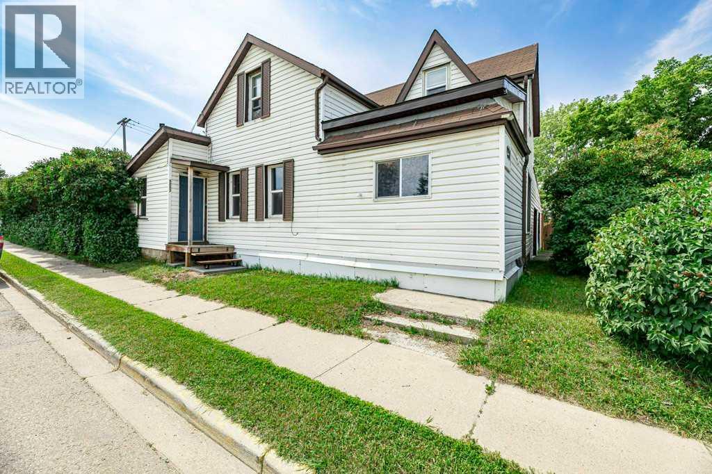 Listing photo – 5003 48 Street, Innisfail