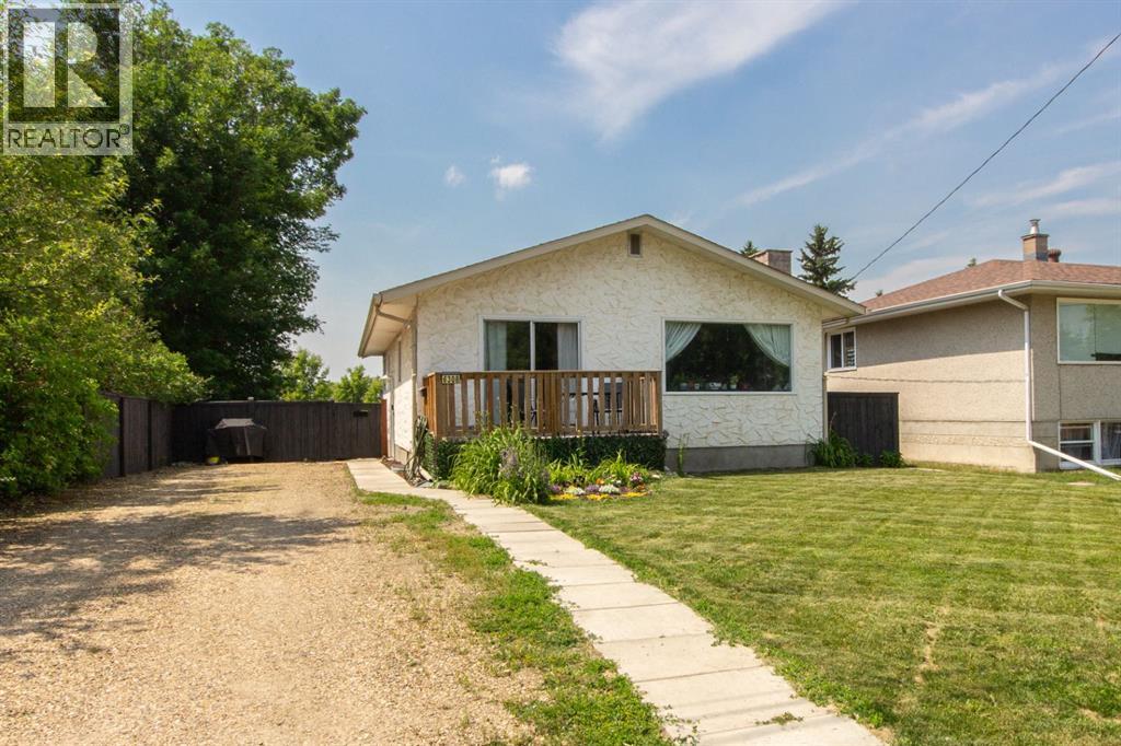 Listing photo – 6308 61 Avenue, Red Deer