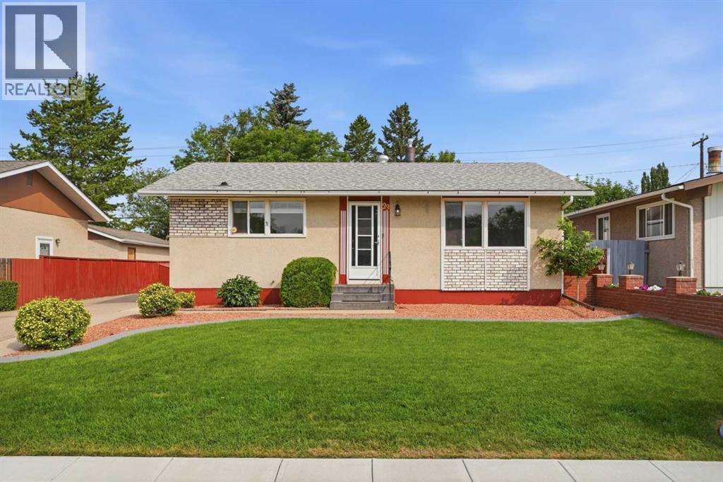 Listing photo – 23 Fairway Avenue, Red Deer