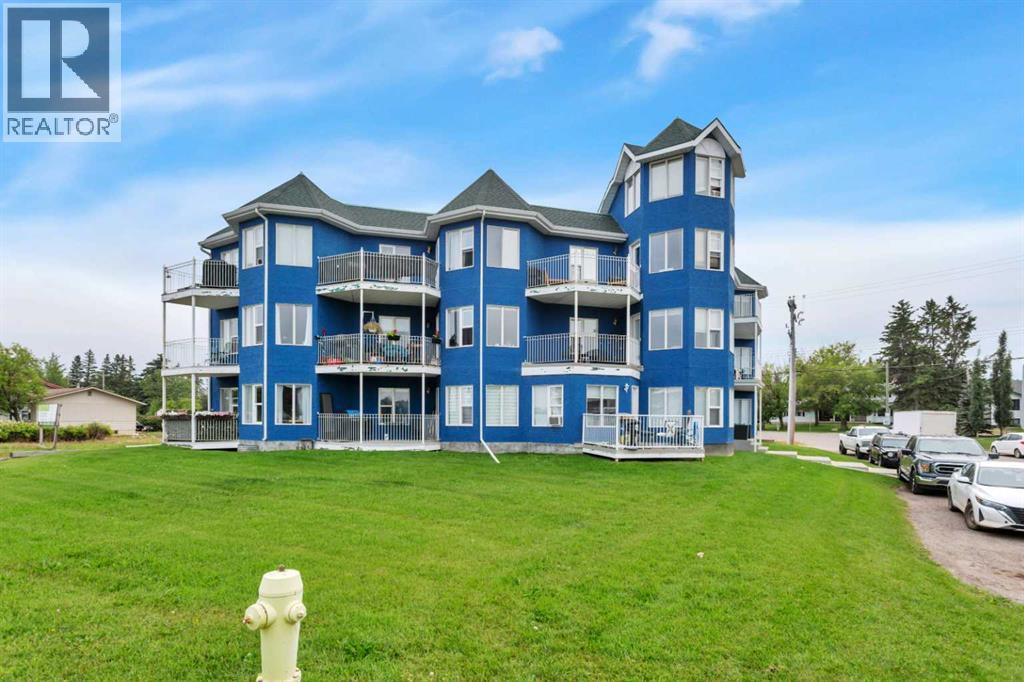 Listing photo – 312, 5135 Lakeshore Drive, Sylvan Lake