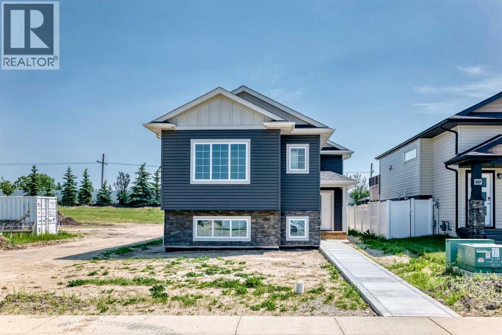Listing photo – 121 Aztec Crescent, Blackfalds