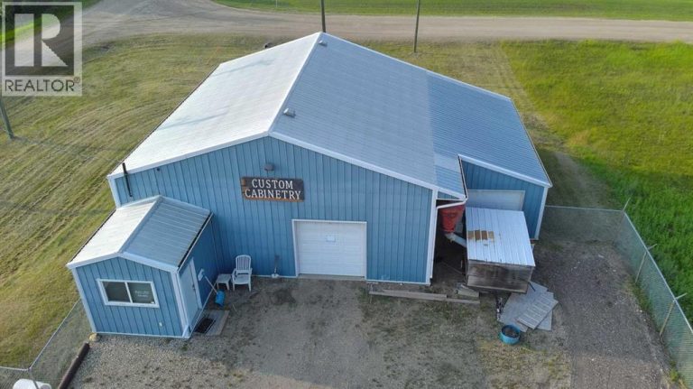 Listing photo – 5213 49A Avenue, Bentley