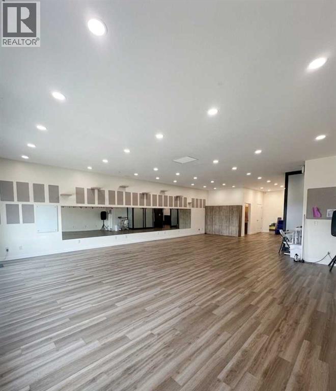 Listing photo – 203, 25 Beju Industrial Drive, Sylvan Lake