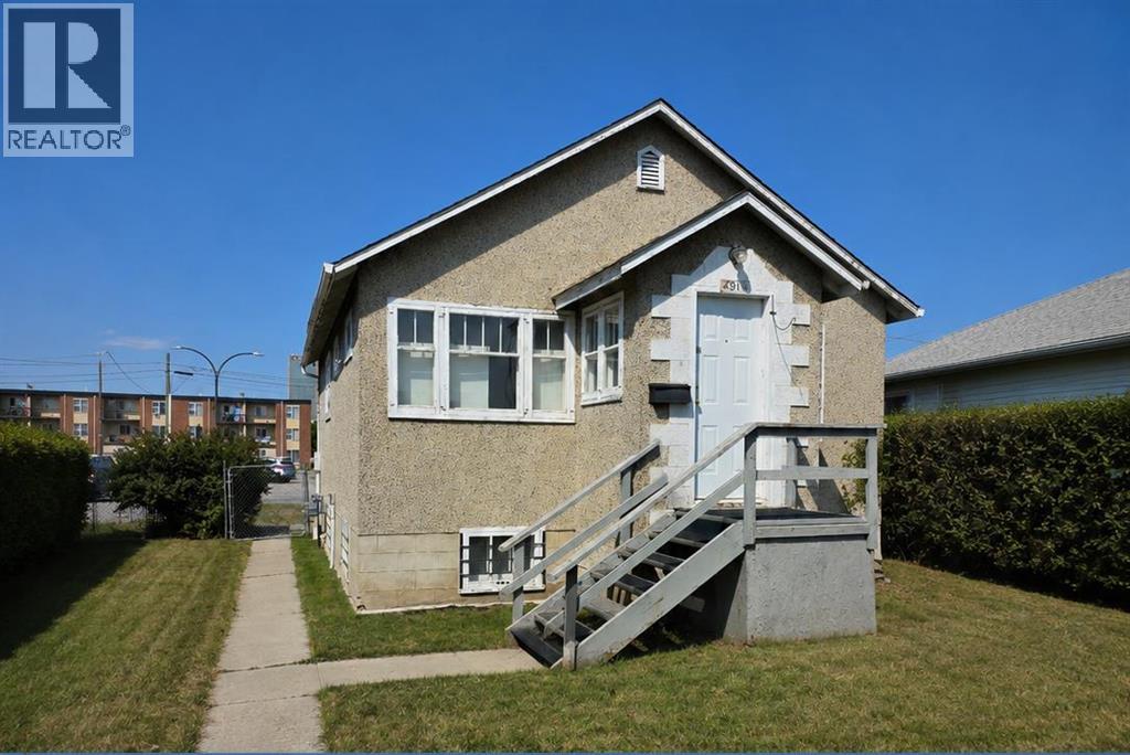 Listing photo – 4914 46 Street, Red Deer