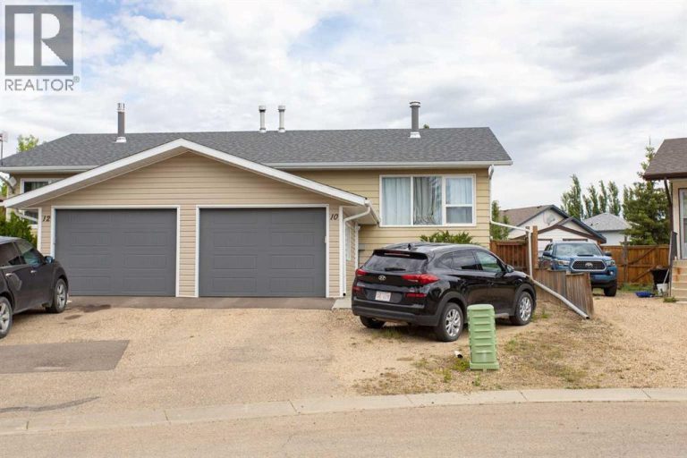 10 Valley Crescent, Lacombe