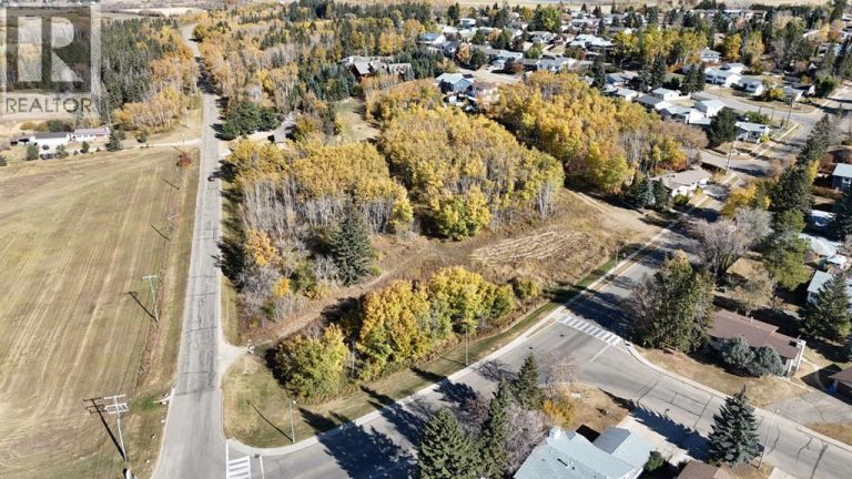 5005 46 Street, Ponoka