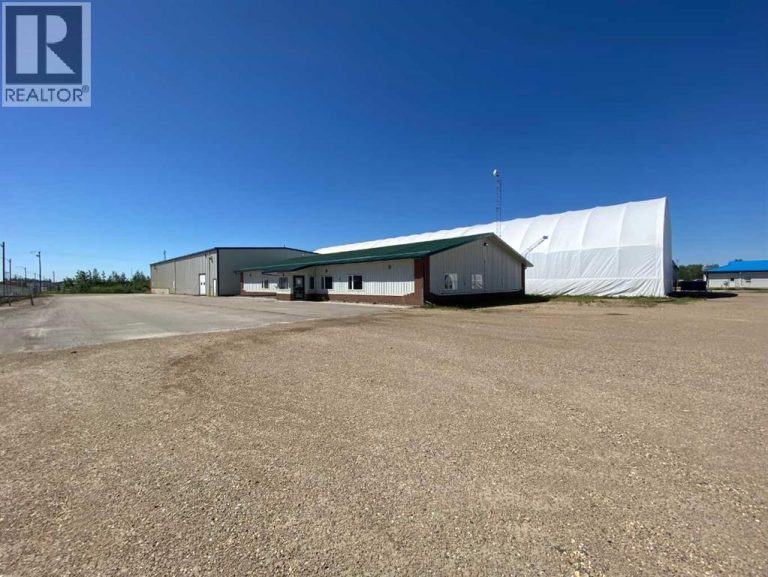 6701 & 6705 44 Avenue, Ponoka