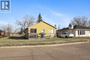 Listing photo – 5313 50 Street, Castor