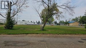 Listing photo – 5010 52 Street, Castor