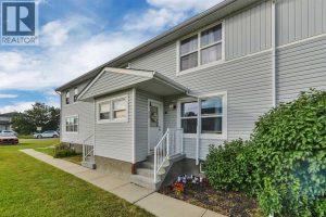 Listing photo – 11 Poplar Crescent, Springbrook