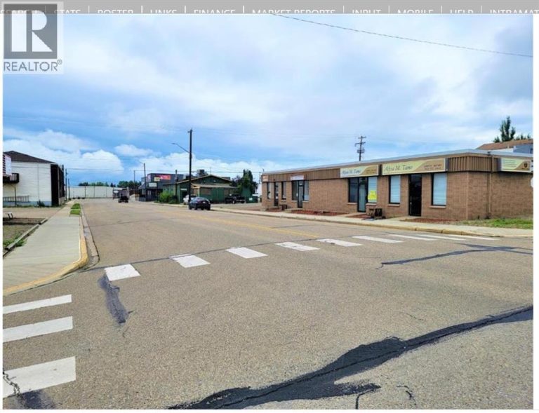 SOUTH UNIT, 4804 51 Avenue, Innisfail