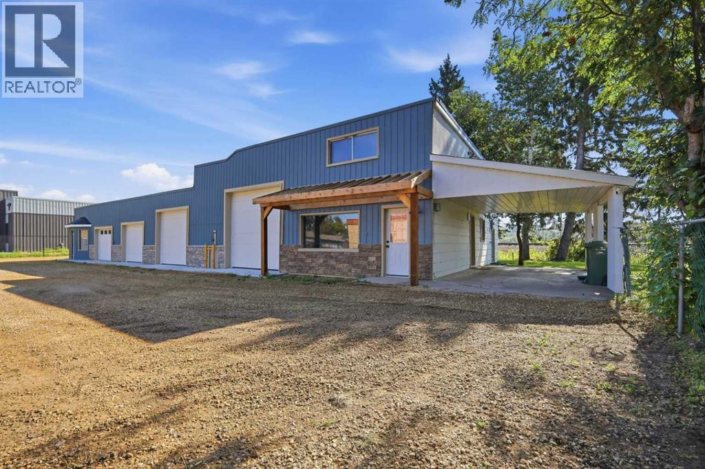 Listing photo – 5401 50 Street, Ponoka