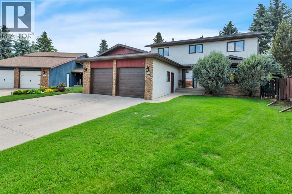 Listing photo – 19 Mayberry Close, Red Deer
