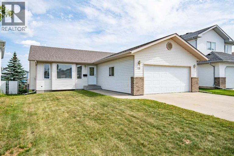 19 Fulmar Close, Sylvan Lake
