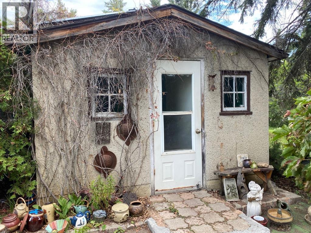 Listing photo – 2015 18 Street, Delburne