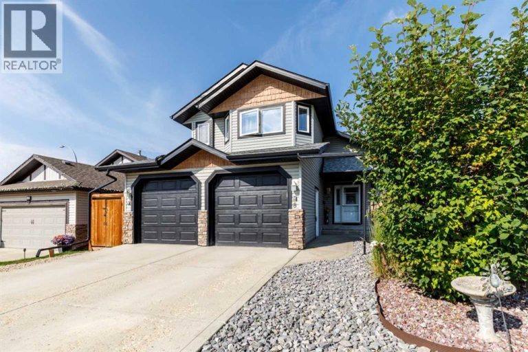 8 Innes Close, Red Deer