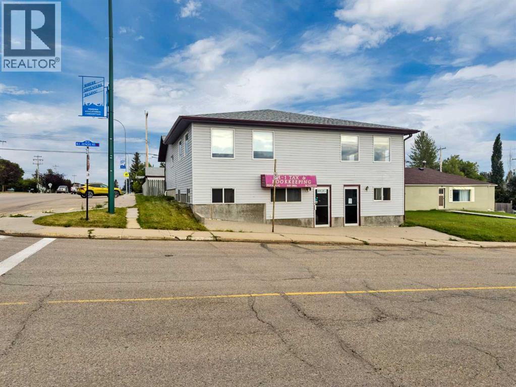 Listing photo – 4939, 49 Street, Rocky Mountain House