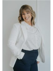 Agent photo – Stacey Wilk