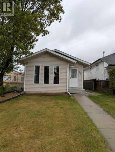 Listing photo – 4727 44 Street, Sylvan Lake