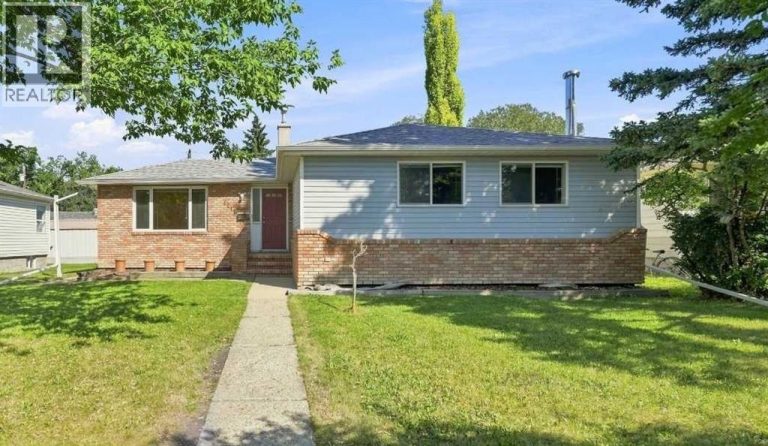 4216 37 Street, Red Deer