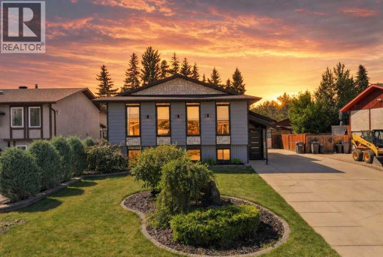 Listing photo – 16 Willow Street, Sylvan Lake