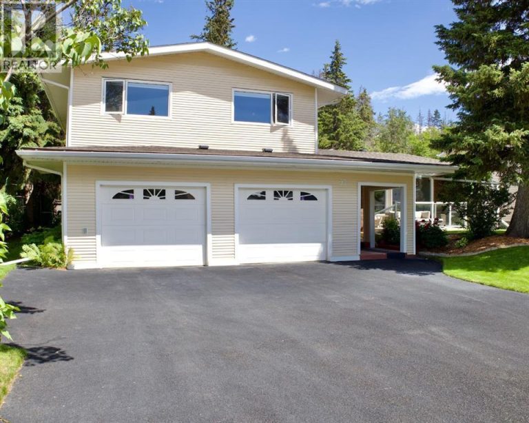 93 Page Avenue, Red Deer