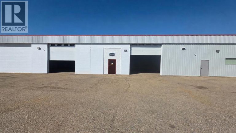 Listing photo – 2 & 3, 6503 67 Street, Red Deer
