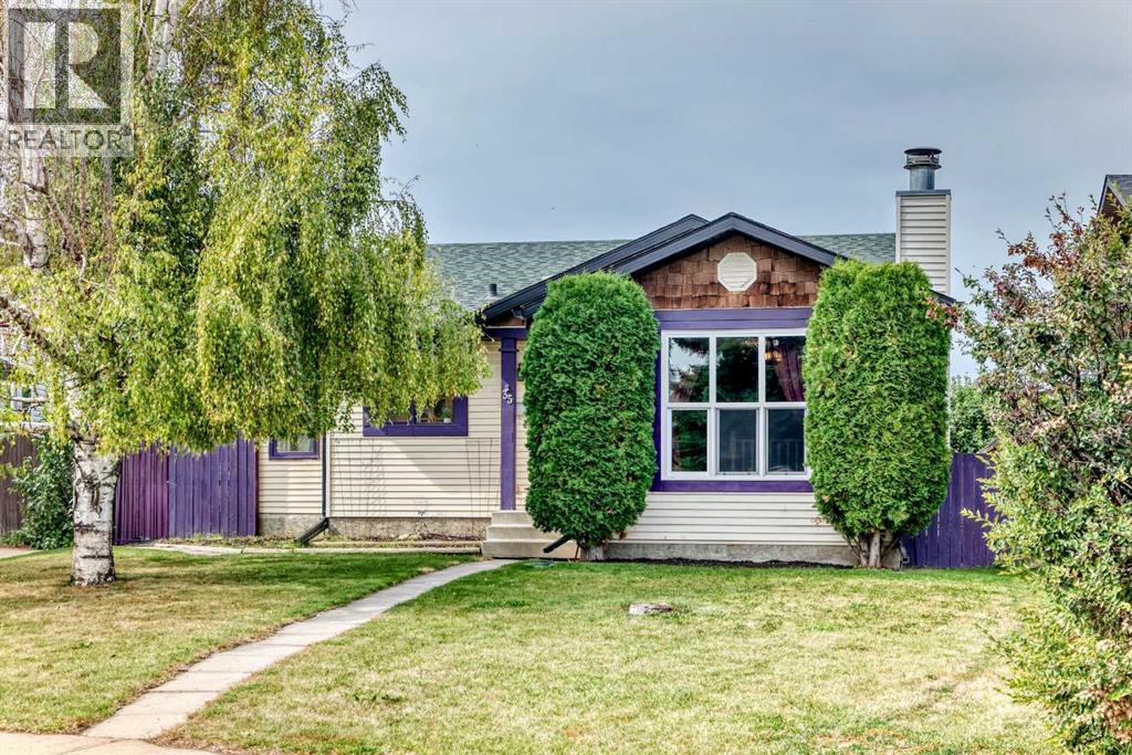 Listing photo – 35 Cowan Close, Red Deer