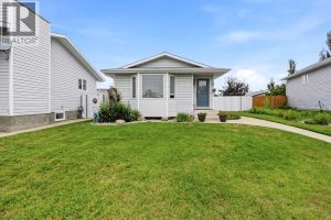 Listing photo – 37 Sunrise Crescent, Blackfalds