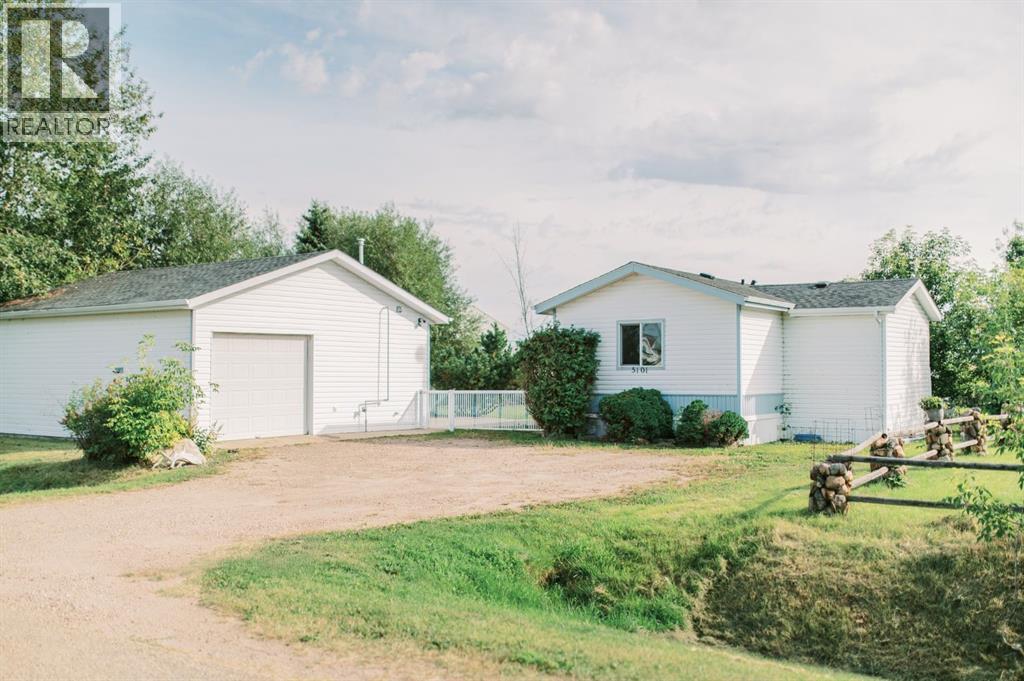 Listing photo – 5101 49 Avenue, Botha