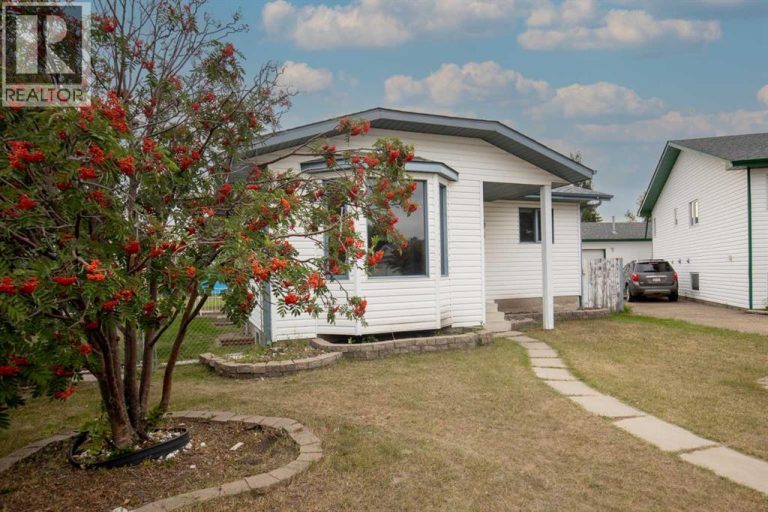 Listing photo – 65 Sunrise Close, Blackfalds