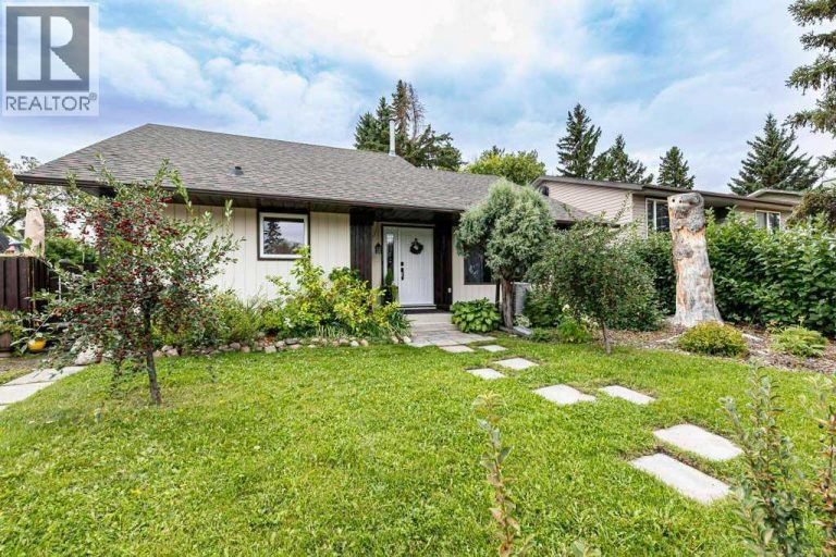 Listing photo – 25 Valley Crescent, Lacombe