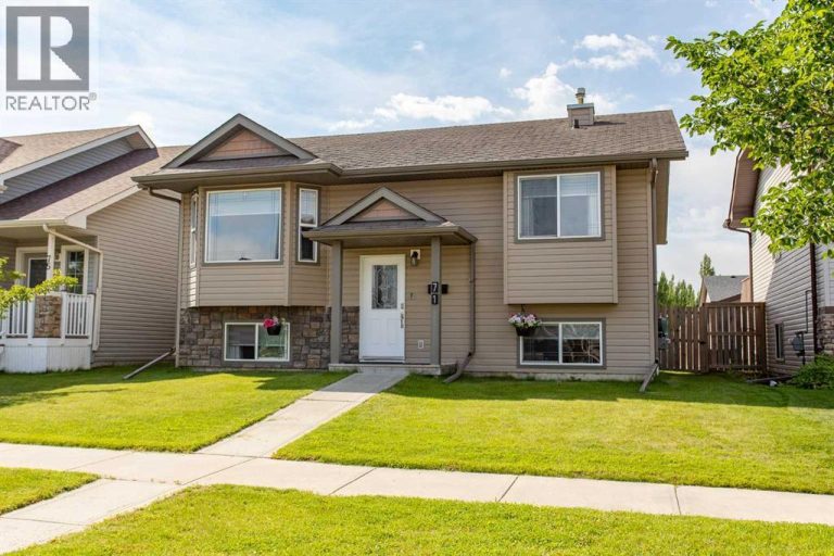 71 Vanier Drive, Red Deer