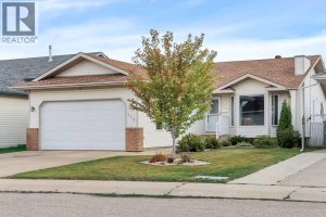 Listing photo – 110 Lord Close, Red Deer