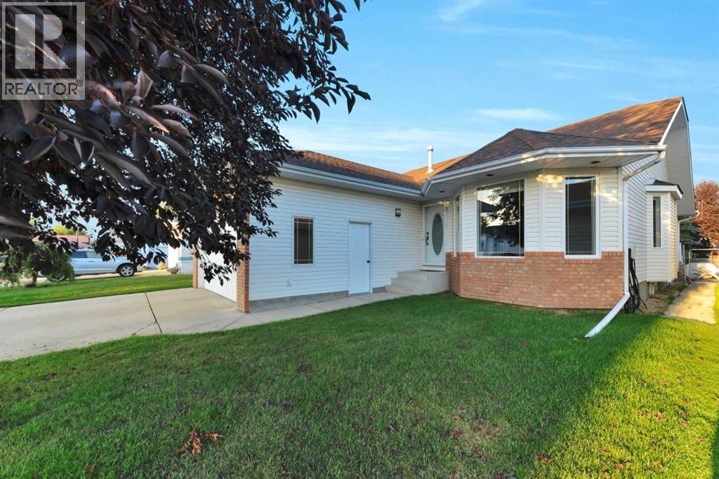 Listing photo – 11 Detlor Close, Red Deer