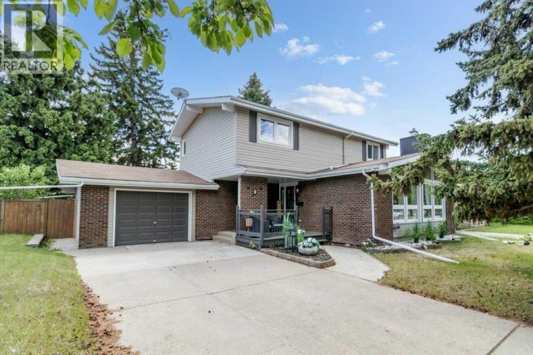 5 Selkirk Boulevard, Red Deer